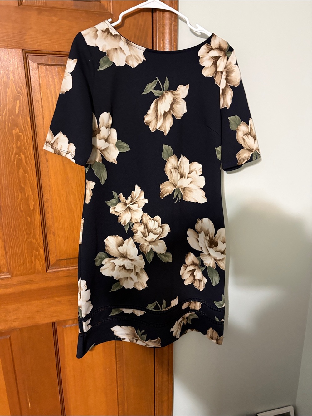 LE LIS Navy Floral Shift Dress XL Cream Hibiscus Print Short Sleeve Boutique